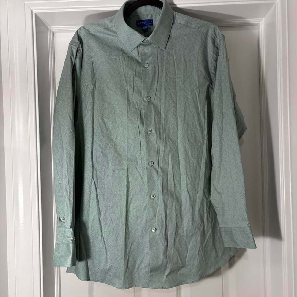 Apt. 9 Long Sleeve Button Down Shirt Size 16-161/2 32/33 Light Green